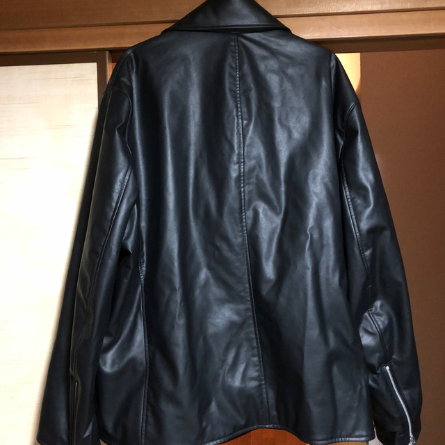 UNIQLO(ユニクロ)のネオレザーダブルライダースジャケット メンズのジャケット/アウター(ライダースジャケット)の商品写真