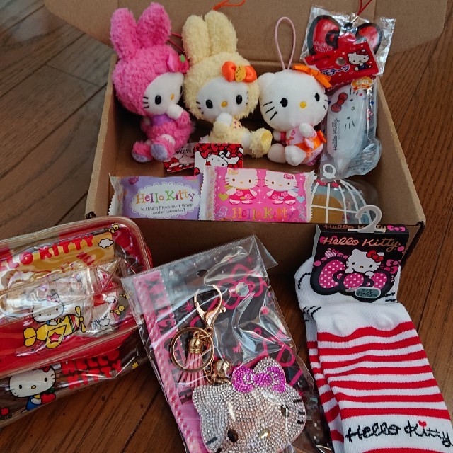 💝最終値下げ(^-^)ハローキティ お買い得  いろいろ  セット💝 エンタメ/ホビーのおもちゃ/ぬいぐるみ(キャラクターグッズ)の商品写真