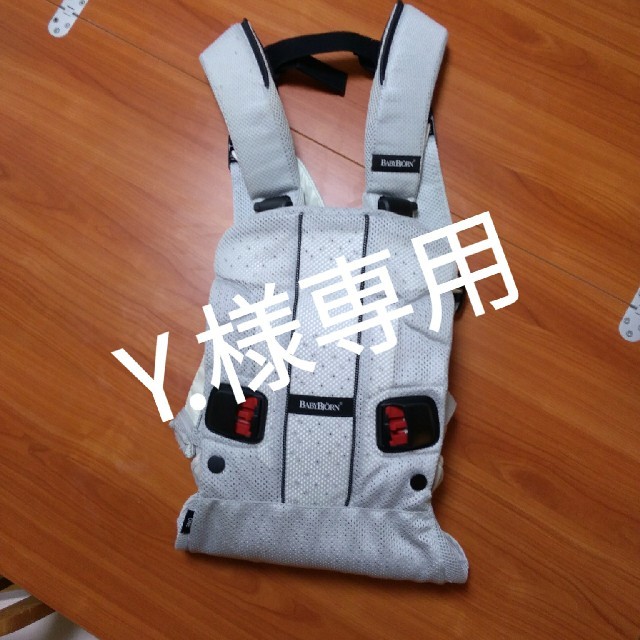 BABYBJORN(ベビービョルン)のY.様専用ベビービョルン　抱っこ紐　ONE AIR+ グレー だっこひも キッズ/ベビー/マタニティの外出/移動用品(抱っこひも/おんぶひも)の商品写真