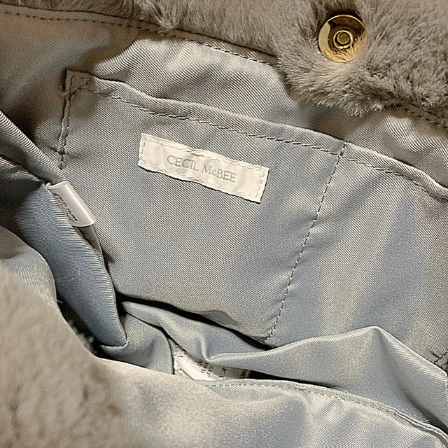 CECIL McBEE(セシルマクビー)のCECIL McBEE☆最新☆新品☆ファーバック☆グレー☆ レディースのバッグ(トートバッグ)の商品写真