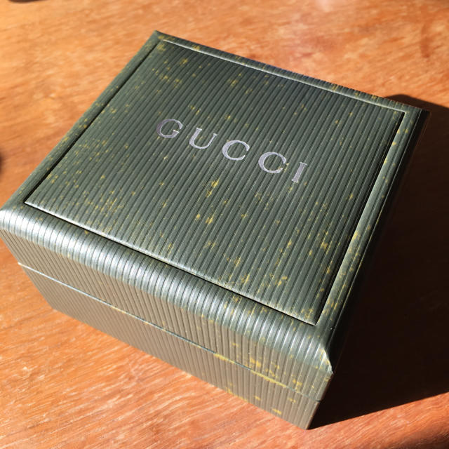 Gucci(グッチ)のグッチ(GUCCI)の文字盤 ゴールド 1500 腕時計 レディースのファッション小物(腕時計)の商品写真