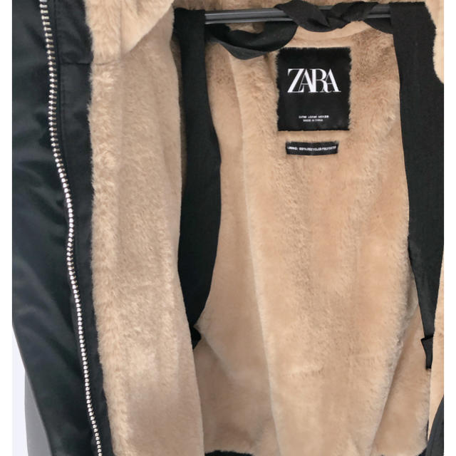 ZARA(ザラ)のZARA☆ダウン　アウター レディースのジャケット/アウター(ダウンジャケット)の商品写真