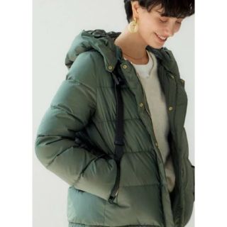 ユナイテッドアローズグリーンレーベルリラクシング(UNITED ARROWS green label relaxing)の新品　CFCハッスイフードショートダウン　40サイズ(ダウンジャケット)