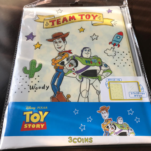 3COINS(スリーコインズ)のトイストーリー　TOYSTORY ポケット付きクリアファイル エンタメ/ホビーのアニメグッズ(クリアファイル)の商品写真