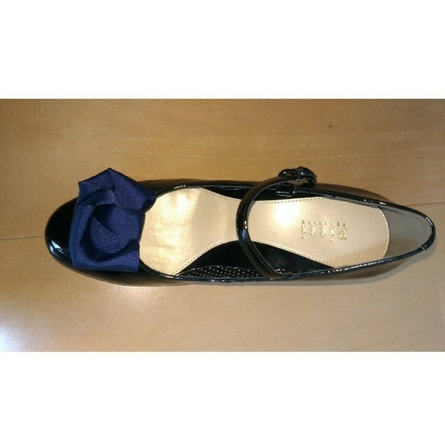 Pitti(ピッティ)の新品！送料込み PITTIレインパンプス　ブラック23.5センチ レディースの靴/シューズ(ハイヒール/パンプス)の商品写真