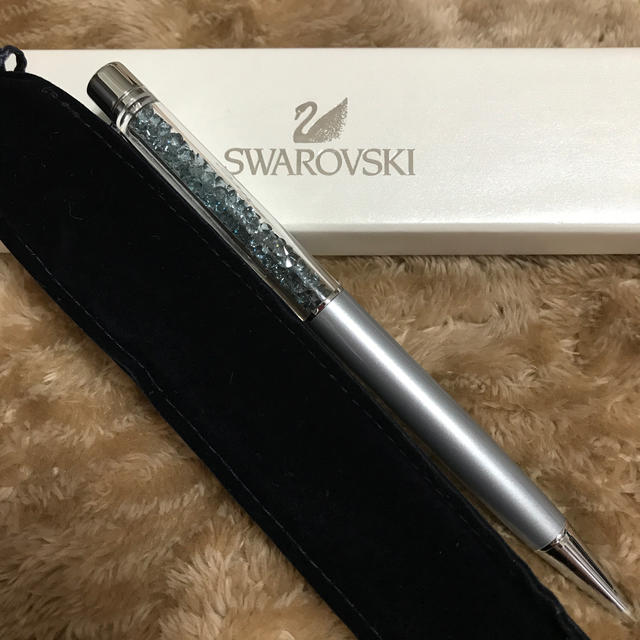 SWAROVSKI(スワロフスキー)の新品未使用 SWAROVSKI スワロフスキーボールペン ブルーグレー保管袋箱付 インテリア/住まい/日用品の文房具(ペン/マーカー)の商品写真