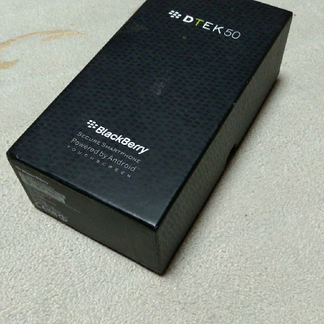 ブラックベリーDTEK50SIMフリー 2