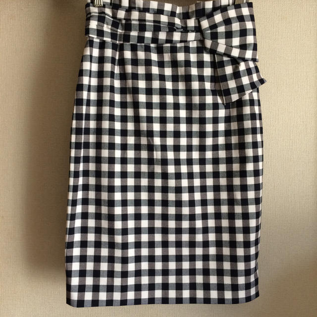JUSGLITTY(ジャスグリッティー)のサイドリボンタイトスカート レディースのスカート(ひざ丈スカート)の商品写真