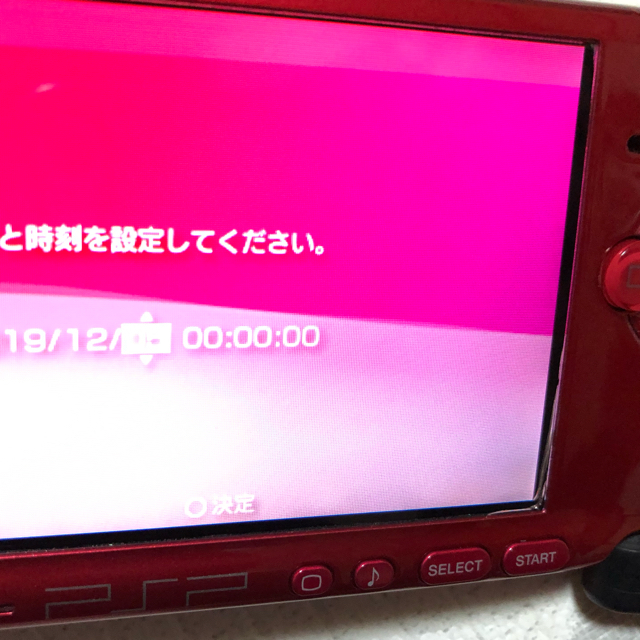 PlayStation Portable(プレイステーションポータブル)の【PSP-3000】レッド エンタメ/ホビーのゲームソフト/ゲーム機本体(携帯用ゲーム機本体)の商品写真