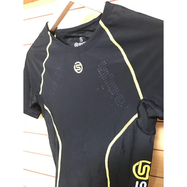ウールパンツ&スキンズトップス | sonecrit.com