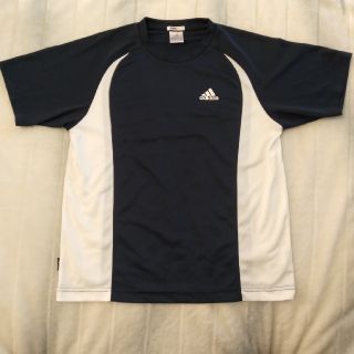 アディダス(adidas)のadidas　半袖　Tシャツ(Tシャツ/カットソー(半袖/袖なし))