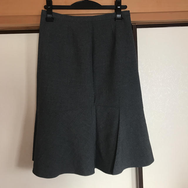 UNIQLO(ユニクロ)のレディス  スカート グレー レディースのスカート(ひざ丈スカート)の商品写真