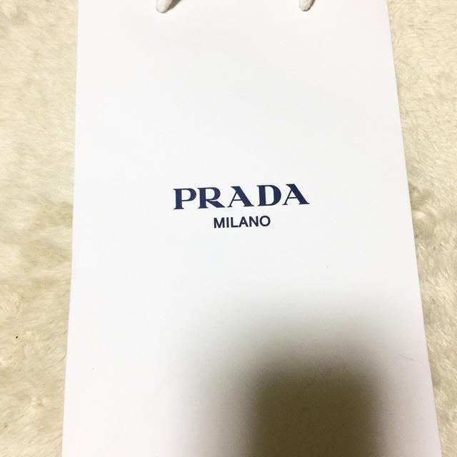 PRADA(プラダ)のPRADA キーホルダー  キーリング 新品 未使用 メンズのファッション小物(キーホルダー)の商品写真