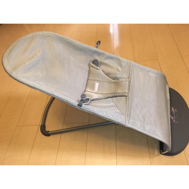 BABYBJORN(ベビービョルン)のベビービョルン バウンサー ブリス エアー グレージュ キッズ/ベビー/マタニティのキッズ/ベビー/マタニティ その他(その他)の商品写真