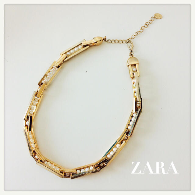 ZARA(ザラ)のZARA ゴールドパールネックレス レディースのアクセサリー(ネックレス)の商品写真