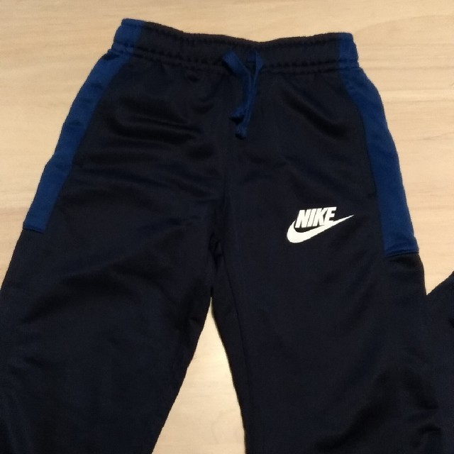 NIKE(ナイキ)のNIKEジャージ140～150センチ キッズ/ベビー/マタニティのキッズ服男の子用(90cm~)(その他)の商品写真