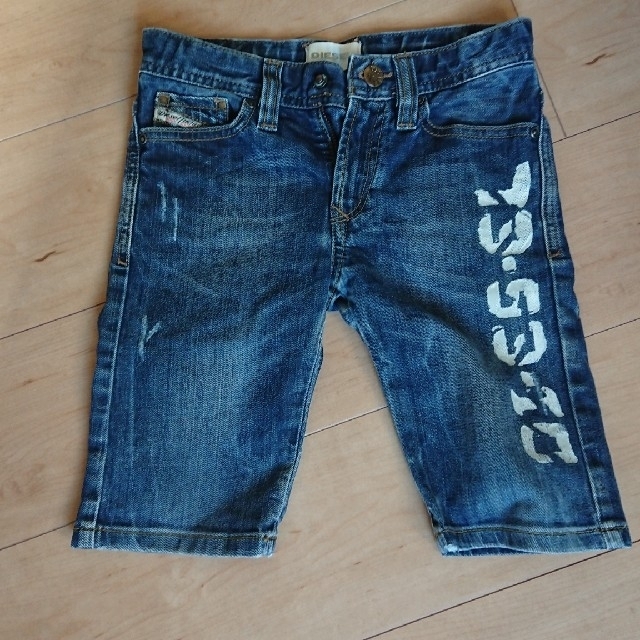 DIESEL(ディーゼル)のdieselkids ハーフパンツ キッズ/ベビー/マタニティのキッズ服男の子用(90cm~)(パンツ/スパッツ)の商品写真