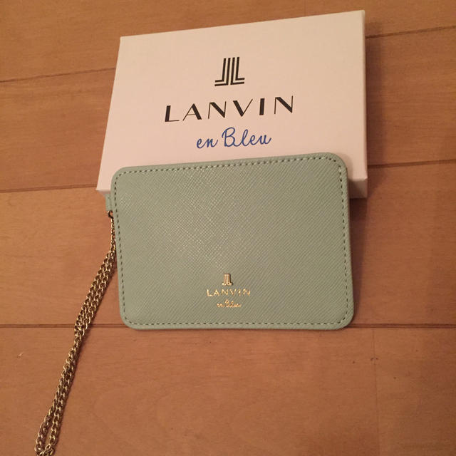 LANVIN en Bleu(ランバンオンブルー)のランバンオンブルー新品未使用パスケース レディースのファッション小物(名刺入れ/定期入れ)の商品写真