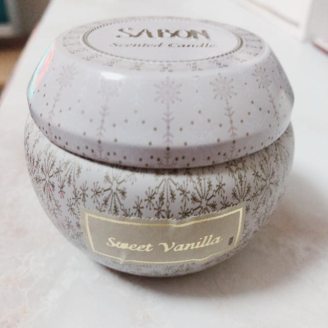 SABON(サボン)のSABON 【サボン】キャンドル イン ティン（スモール）　バニラ コスメ/美容のリラクゼーション(キャンドル)の商品写真