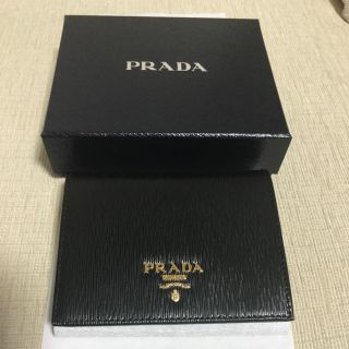 プラダ(PRADA)のPRADA プラダ　二つ折り　新品未使用(折り財布)