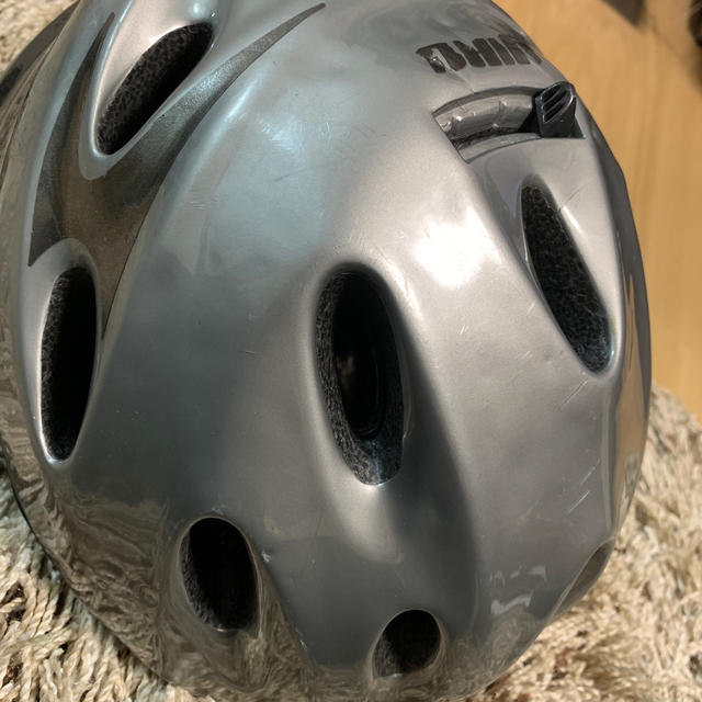 GIRO(ジロ)のGIRO スノーボード用ヘルメット USED Burton工具おまけ スポーツ/アウトドアのスノーボード(ウエア/装備)の商品写真