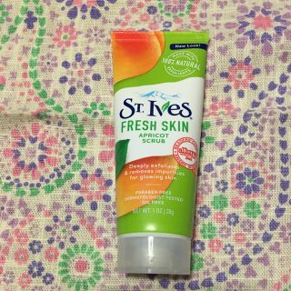 ST. Ives  フレッシュスキン アプリコットスクラブ(ボディスクラブ)