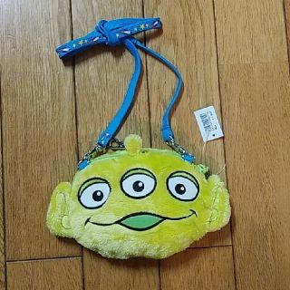 ディズニー(Disney)の【専用】新品・ディズニー　リールつきパスケース(パスケース/IDカードホルダー)