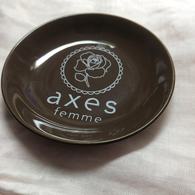 axes femme(アクシーズファム)のaxesfemme ノベルティ小皿2枚セット エンタメ/ホビーのコレクション(ノベルティグッズ)の商品写真