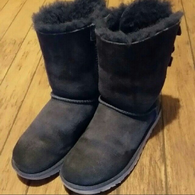 UGG(アグ)のugg ベイリーボウブーツ コーデュロイリボン キッズ/ベビー/マタニティのベビー靴/シューズ(~14cm)(ブーツ)の商品写真