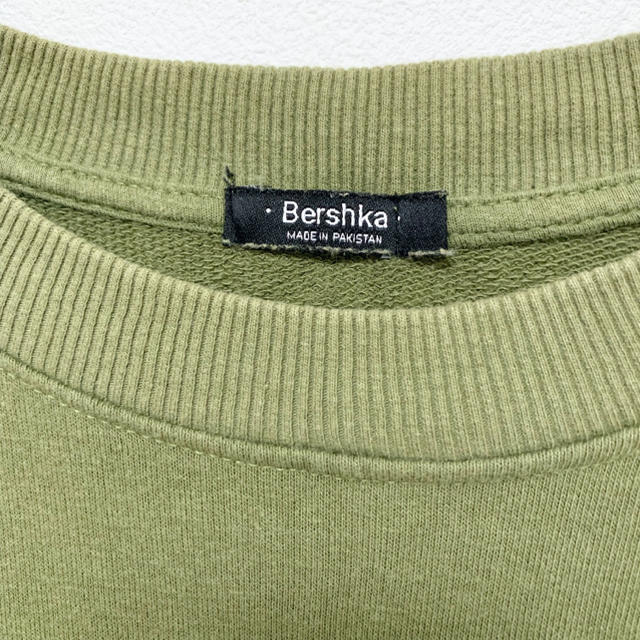 Bershka(ベルシュカ)のBershka カーキトレーナー レディースのトップス(トレーナー/スウェット)の商品写真