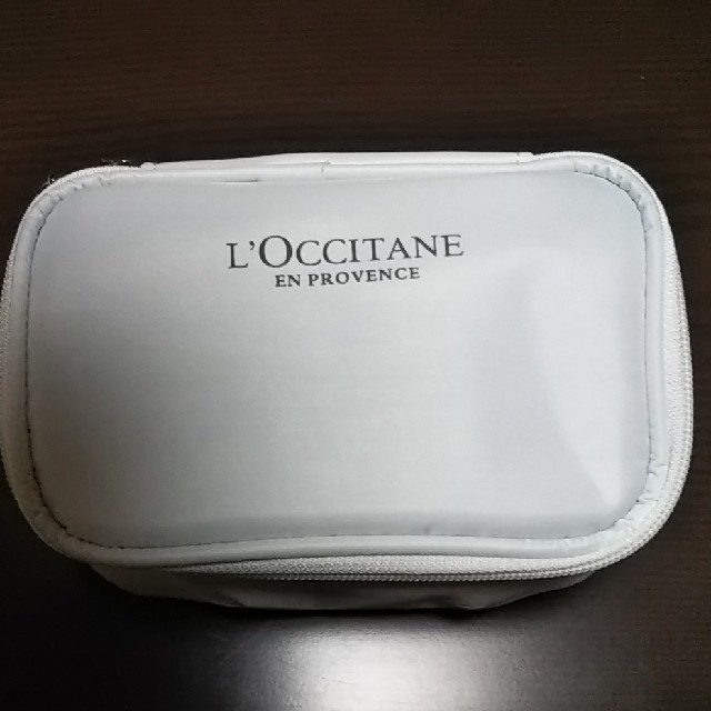 L'OCCITANE(ロクシタン)のロクシタン　ポーチ&アメニティセット インテリア/住まい/日用品の日用品/生活雑貨/旅行(旅行用品)の商品写真