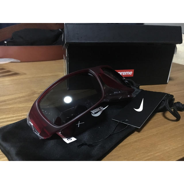 Supreme(シュプリーム)のSupreme NIKE sunglasses サングラス ナイキ シュプリーム メンズのファッション小物(サングラス/メガネ)の商品写真