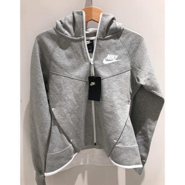 NIKE(ナイキ)のレディース ナイキ　テックフリースウィンドランナー レディースのトップス(パーカー)の商品写真