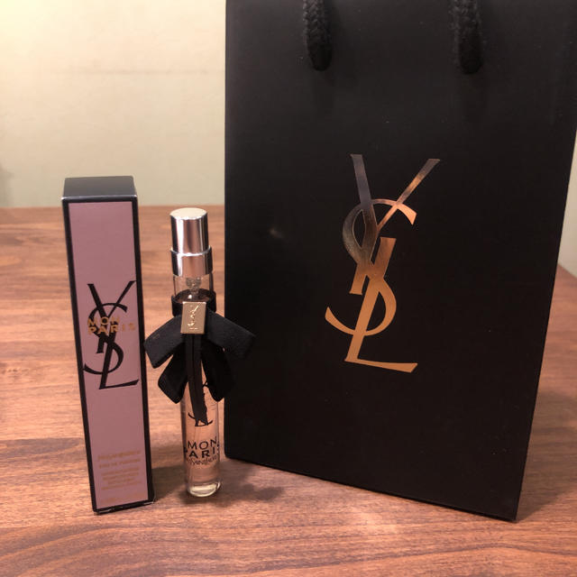 Yves Saint Laurent Beaute(イヴサンローランボーテ)のYSL モンパリ ミニサイズ ショッパー付き コスメ/美容のキット/セット(サンプル/トライアルキット)の商品写真