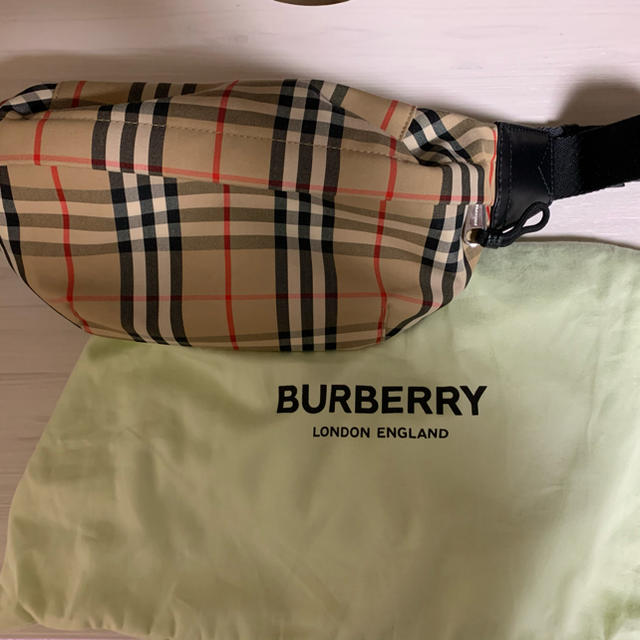 スーパーセール期間限定 BURBERRY - ミディアム ボディバック 最終