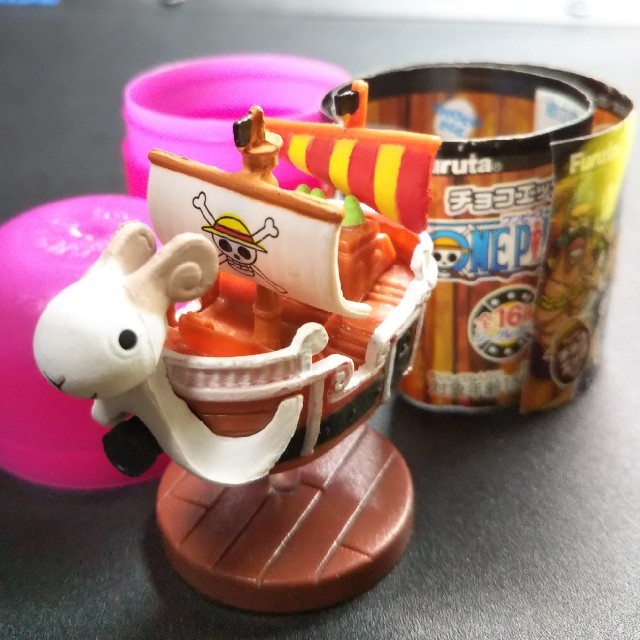 フルタ製菓(フルタセイカ)のチョコエッグ ワンピース シークレット エンタメ/ホビーのおもちゃ/ぬいぐるみ(キャラクターグッズ)の商品写真