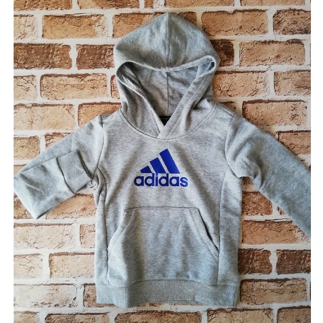 adidas(アディダス)の【120cm】adidas　アディダス✨パーカー❤️ キッズ/ベビー/マタニティのキッズ服男の子用(90cm~)(ジャケット/上着)の商品写真