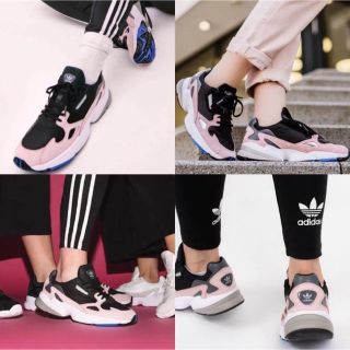 アディダス(adidas)のアディダス ファルコン ピンク×ブラック ダッドシューズ(スニーカー)