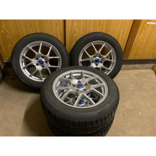 215/60R17 17インチ　スタッドレスタイヤ　ヴェルファイア　アルファード