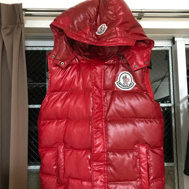 MONCLER(モンクレール)のchiさん専用MONCLERダウンベスト メンズのジャケット/アウター(ダウンベスト)の商品写真