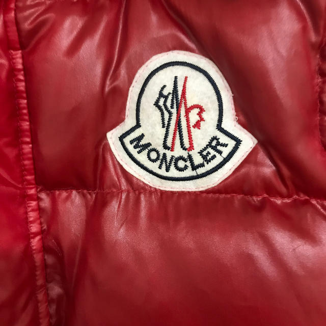 MONCLER(モンクレール)のchiさん専用MONCLERダウンベスト メンズのジャケット/アウター(ダウンベスト)の商品写真