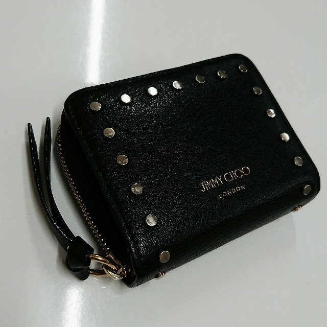 JIMMY CHOO(ジミーチュウ)のJIMMY CHOO ジミーチュウ  レジーナスタッズ レディースのファッション小物(財布)の商品写真