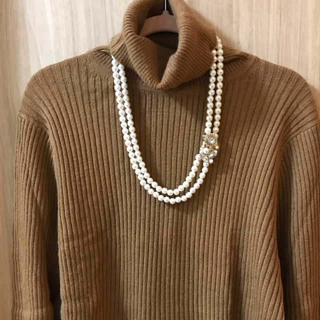 tocco(トッコ)のtocco closet ビジュー付きパールネックレス レディースのアクセサリー(ネックレス)の商品写真