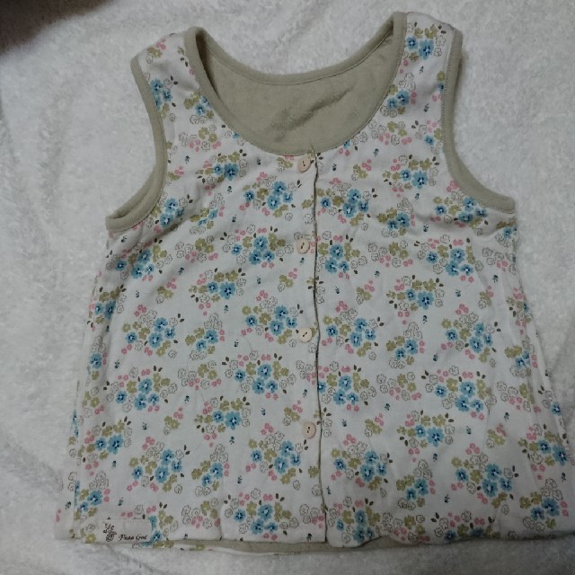 papp(パプ)のベスト 女の子 リバーシブル 130㎝ キッズ/ベビー/マタニティのキッズ服女の子用(90cm~)(ジャケット/上着)の商品写真