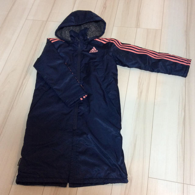 adidas(アディダス)のアディダス ベンチコート 140 キッズ/ベビー/マタニティのキッズ服女の子用(90cm~)(コート)の商品写真