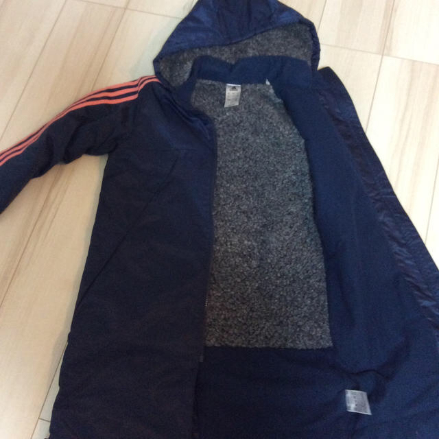 adidas(アディダス)のアディダス ベンチコート 140 キッズ/ベビー/マタニティのキッズ服女の子用(90cm~)(コート)の商品写真