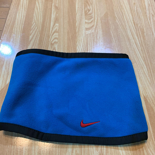 NIKE(ナイキ)のナイキネックウォーマー キッズ/ベビー/マタニティのこども用ファッション小物(マフラー/ストール)の商品写真