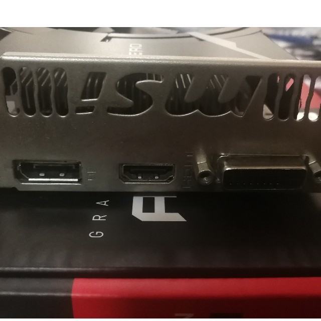 MSI Radeon RX 560 AERO ITX 4G OC 補助電源不要
