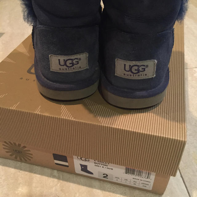 UGG(アグ)のsuiさま専用  UGGキッズ キッズ/ベビー/マタニティのキッズ靴/シューズ(15cm~)(ブーツ)の商品写真