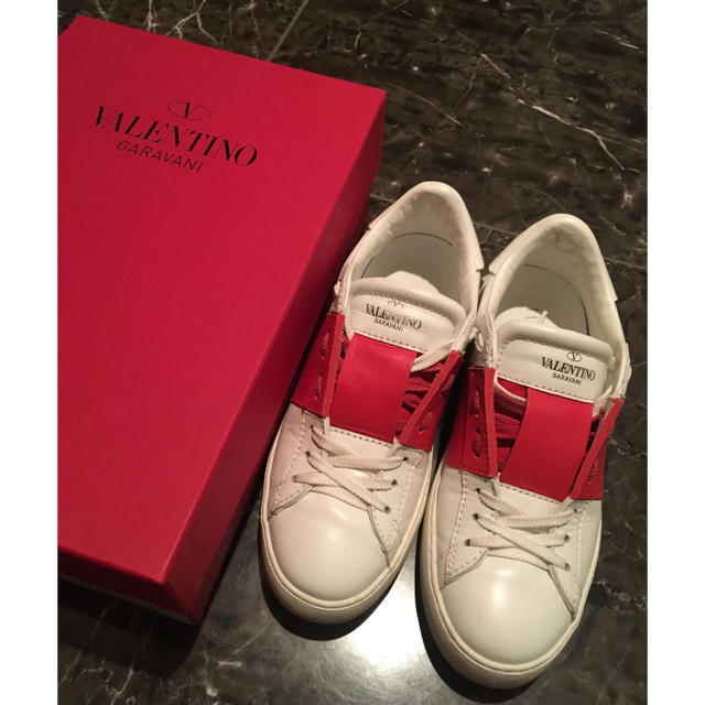 VALENTINO(ヴァレンティノ)のVALENTINO スニーカー【36】red レディースの靴/シューズ(スニーカー)の商品写真